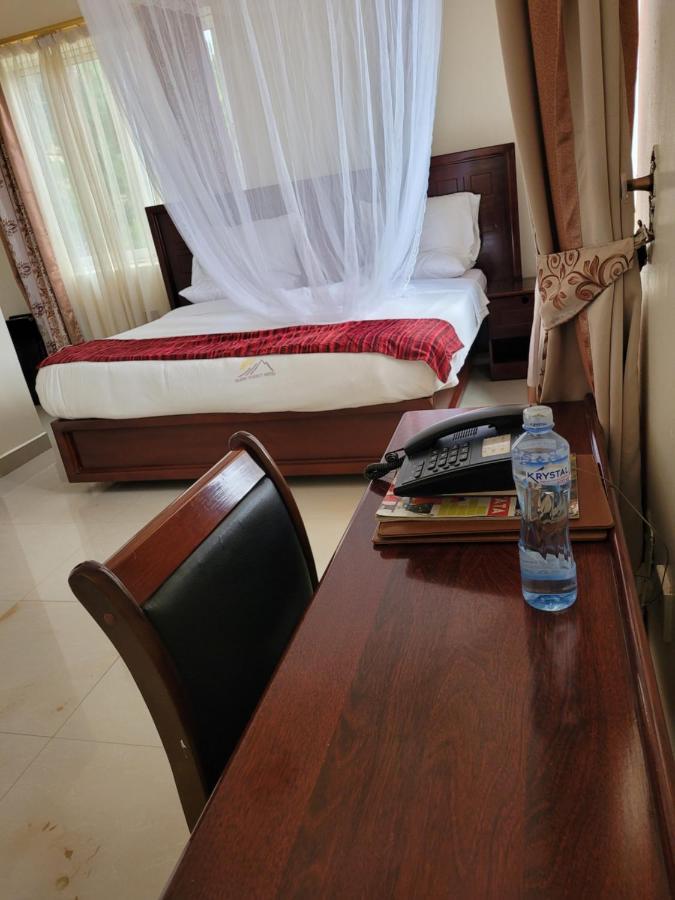 Glory Summit Hotel Hoima Екстериор снимка
