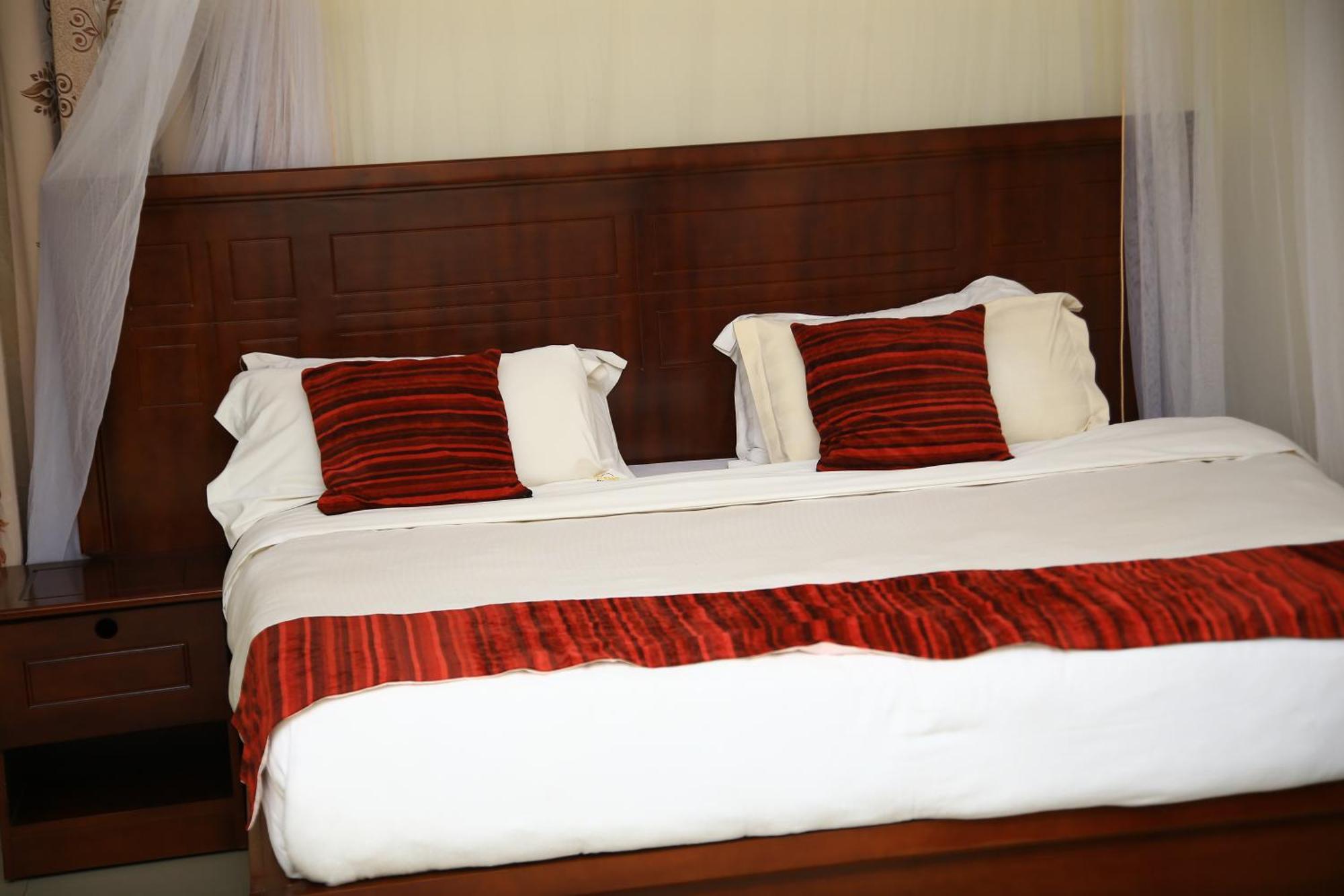 Glory Summit Hotel Hoima Екстериор снимка